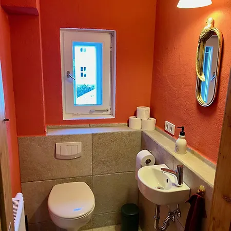 Appartement Ruhige Ferienwohnung Mit Holzofen, Sauna, Garten&terrasse Auf Historischem Schlosshof *