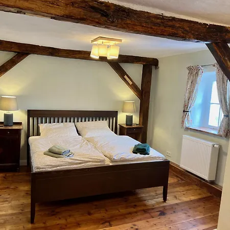 Ruhige Ferienwohnung Mit Holzofen, Sauna, Garten&terrasse Auf Historischem Schlosshof Appartement Zeitlofs