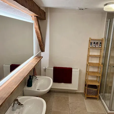 Ruhige Ferienwohnung Mit Holzofen, Sauna, Garten&terrasse Auf Historischem Schlosshof * Zeitlofs