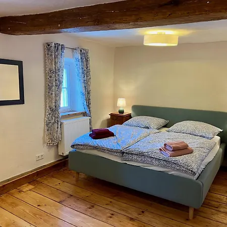 Ruhige Ferienwohnung Mit Holzofen, Sauna, Garten&terrasse Auf Historischem Schlosshof Appartement *