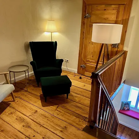 Ruhige Ferienwohnung Mit Holzofen, Sauna, Garten&terrasse Auf Historischem Schlosshof * Zeitlofs