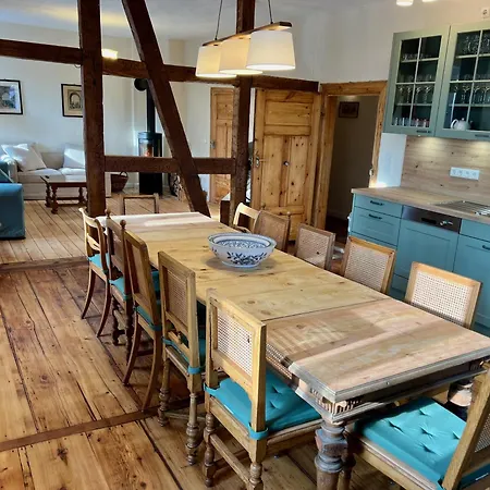 Ruhige Ferienwohnung Mit Holzofen, Sauna, Garten&terrasse Auf Historischem Schlosshof Appartement *