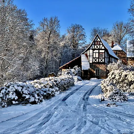 Ruhige Ferienwohnung Mit Holzofen, Sauna, Garten&terrasse Auf Historischem Schlosshof Zeitlofs